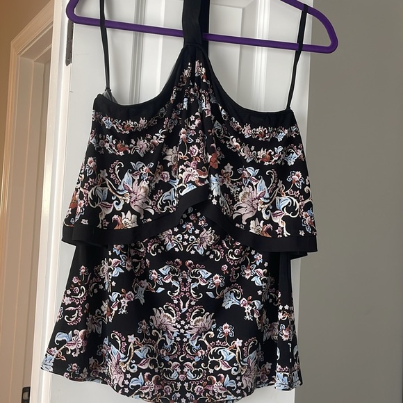 WHBM HALTER TOP - Picture 2 of 4